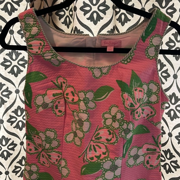 Lilly Pulitzer butterfly/flower scalloped, shift dress, size 2. - Picture 6 of 6